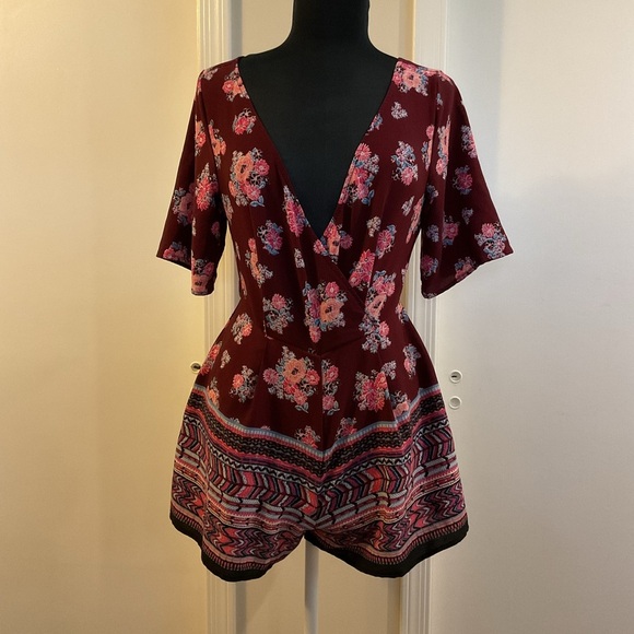 🤎 Floral Flowy Shorts Romper By Trixxi - Picture 1 of 6